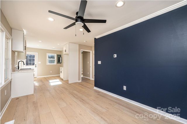 1640 1st Street Circle SE, Hickory, NC 28602