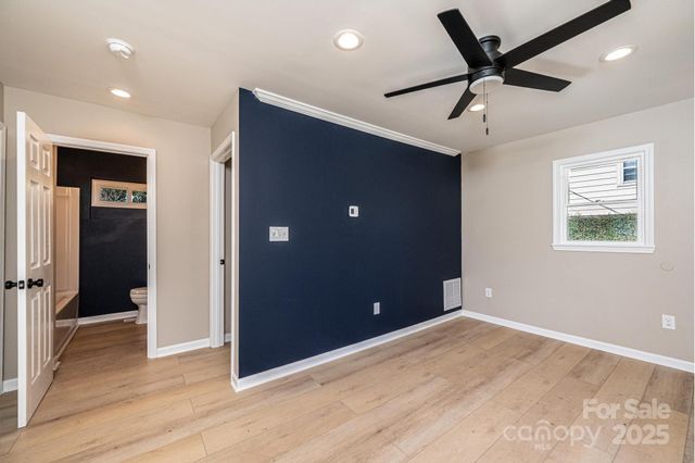 1640 1st Street Circle SE, Hickory, NC 28602