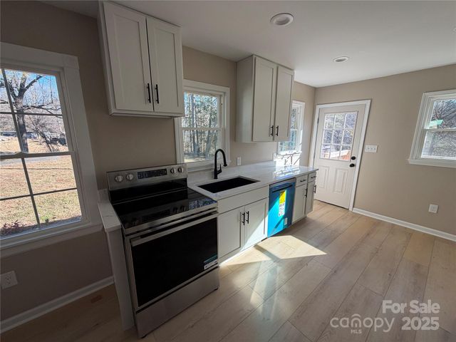 1640 1st Street Circle SE, Hickory, NC 28602