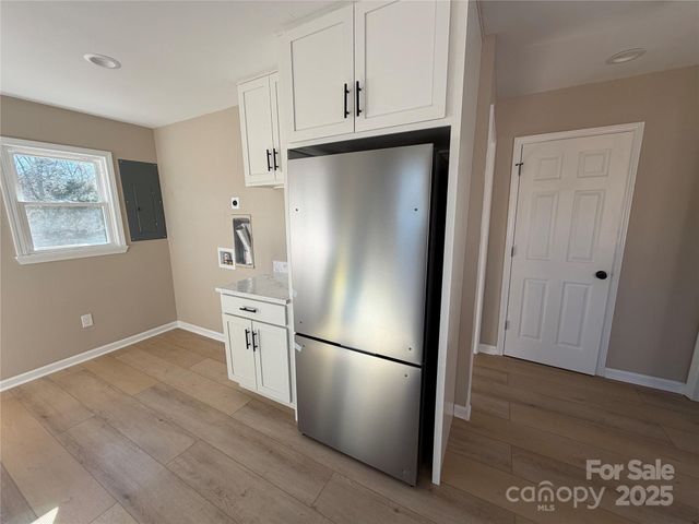 1640 1st Street Circle SE, Hickory, NC 28602