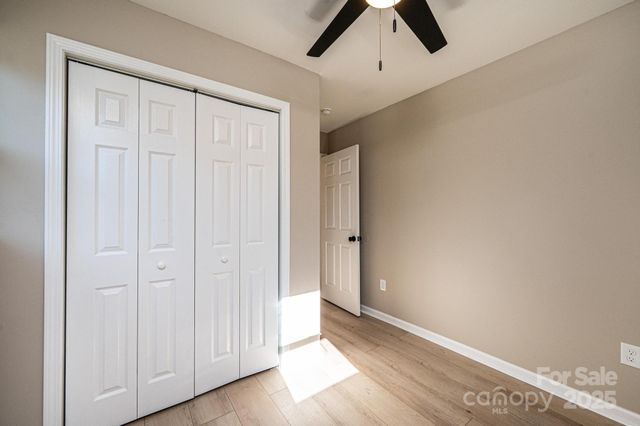 1640 1st Street Circle SE, Hickory, NC 28602