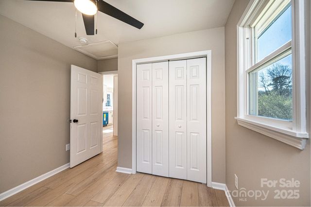 1640 1st Street Circle SE, Hickory, NC 28602