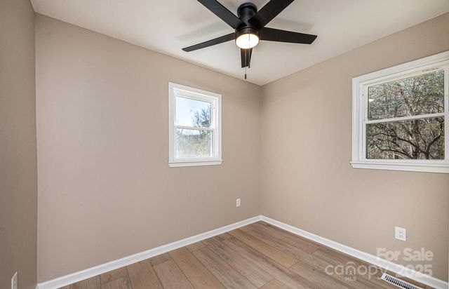 1640 1st Street Circle SE, Hickory, NC 28602