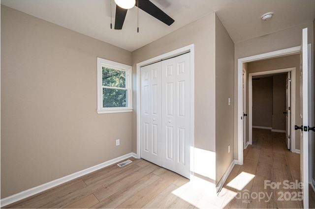 1640 1st Street Circle SE, Hickory, NC 28602