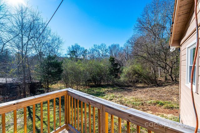 1640 1st Street Circle SE, Hickory, NC 28602