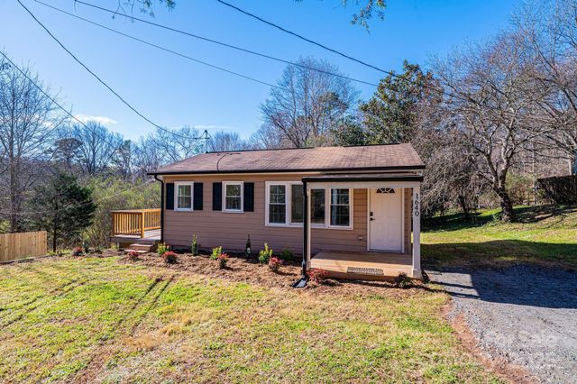 1640 1st Street Circle SE, Hickory, NC 28602
