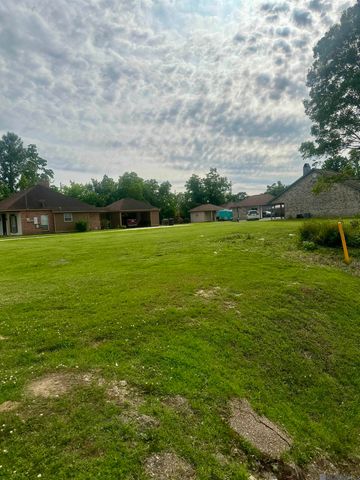 9512 Siegen Ln, Saint George, LA 70810
