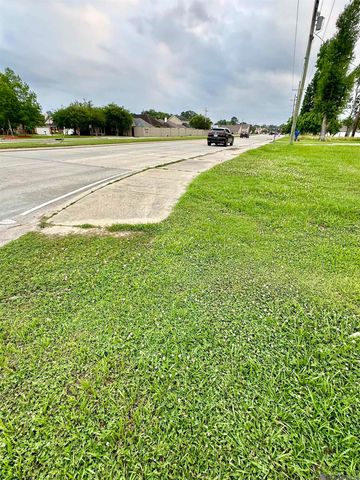 9512 Siegen Ln, Saint George, LA 70810