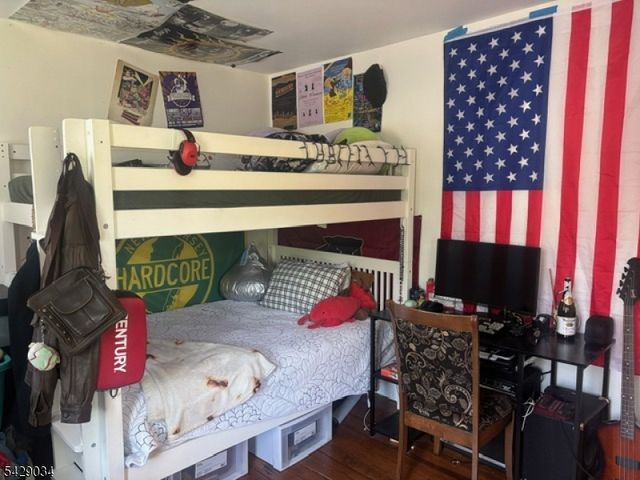 10 5Th St, Frenchtown Boro, NJ 08825