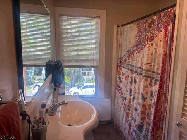 10 5Th St, Frenchtown Boro, NJ 08825