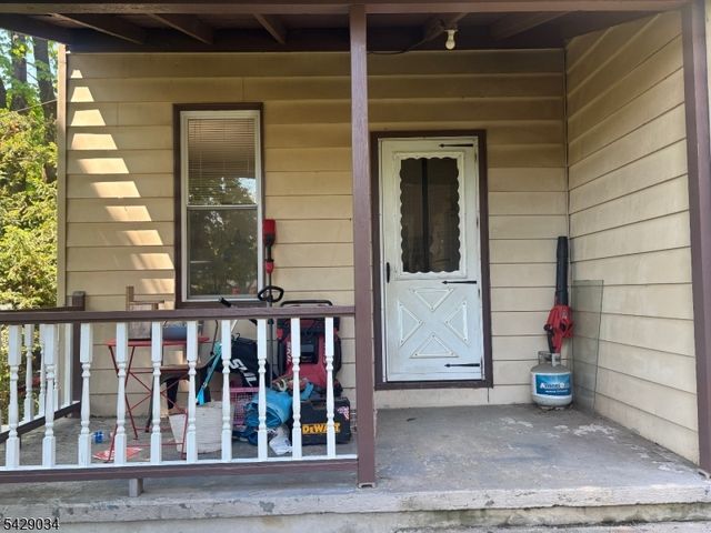 10 5Th St, Frenchtown Boro, NJ 08825