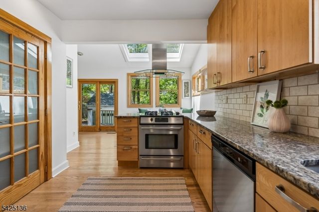 16 Duryea Rd, Montclair Twp., NJ 07043