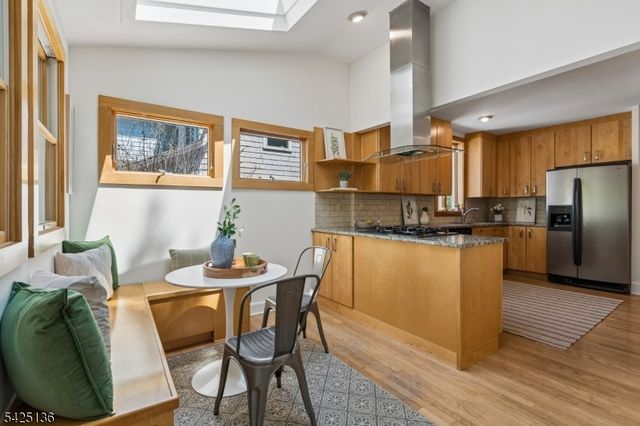 16 Duryea Rd, Montclair Twp., NJ 07043