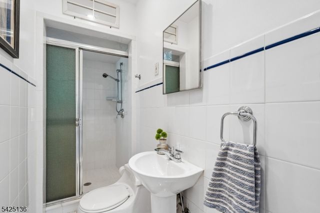 16 Duryea Rd, Montclair Twp., NJ 07043