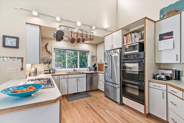 2014 Crestview Drive, Ashland, OR 97520