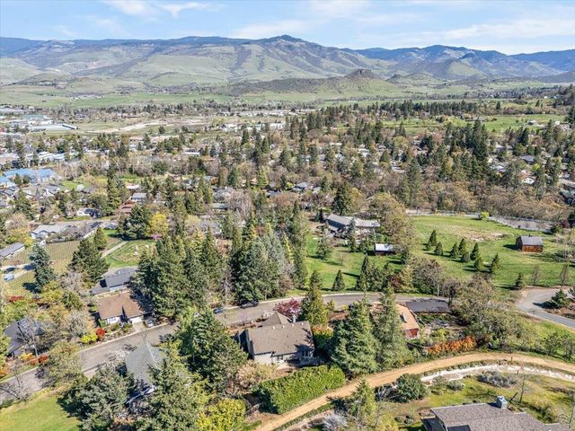 2014 Crestview Drive, Ashland, OR 97520