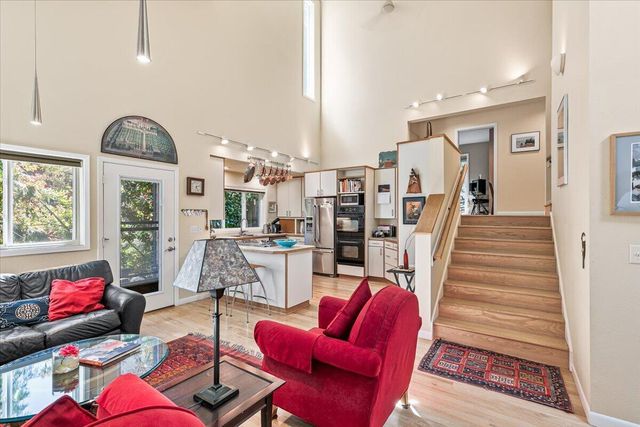 2014 Crestview Drive, Ashland, OR 97520