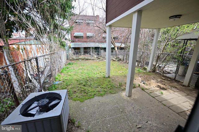 1537 N 13TH ST, Philadelphia, PA 19122