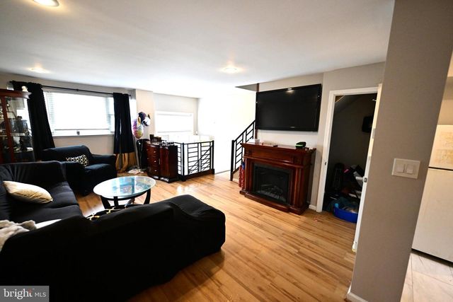 1537 N 13TH ST, Philadelphia, PA 19122