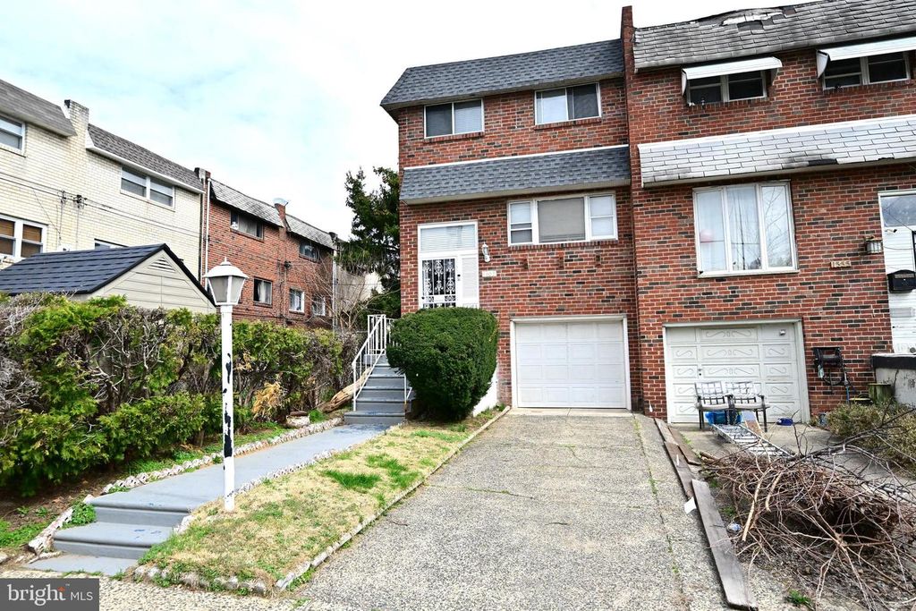 1537 N 13TH ST, Philadelphia, PA 19122