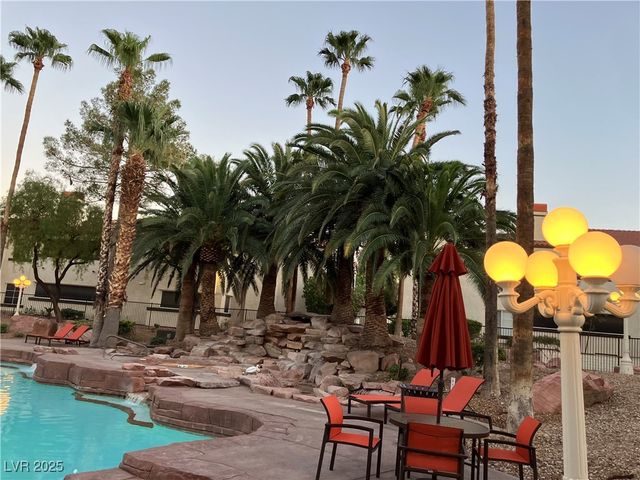 2975 Bluegrass Lane 521, Henderson, NV 89074