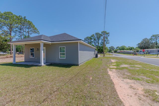 1001 BREMEN Avenue, Pensacola, FL 32507