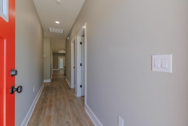 1001 BREMEN Avenue, Pensacola, FL 32507