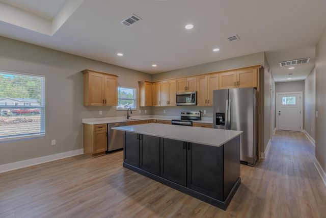 1001 BREMEN Avenue, Pensacola, FL 32507