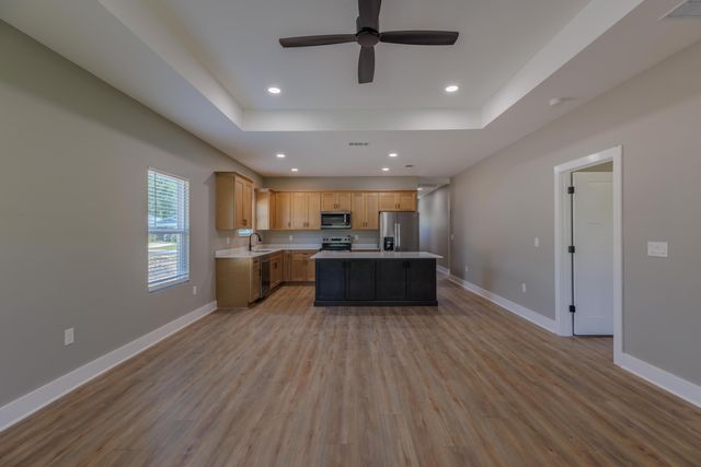 1001 BREMEN Avenue, Pensacola, FL 32507