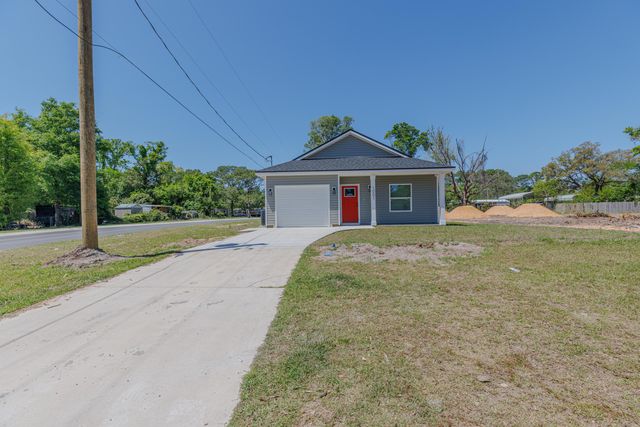 1001 BREMEN Avenue, Pensacola, FL 32507