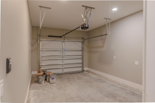 1001 BREMEN Avenue, Pensacola, FL 32507