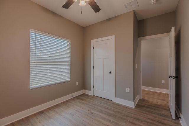 1001 BREMEN Avenue, Pensacola, FL 32507