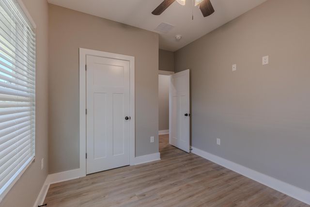 1001 BREMEN Avenue, Pensacola, FL 32507