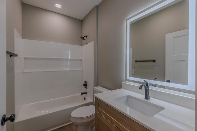 1001 BREMEN Avenue, Pensacola, FL 32507