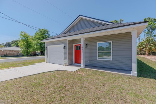 1001 BREMEN Avenue, Pensacola, FL 32507
