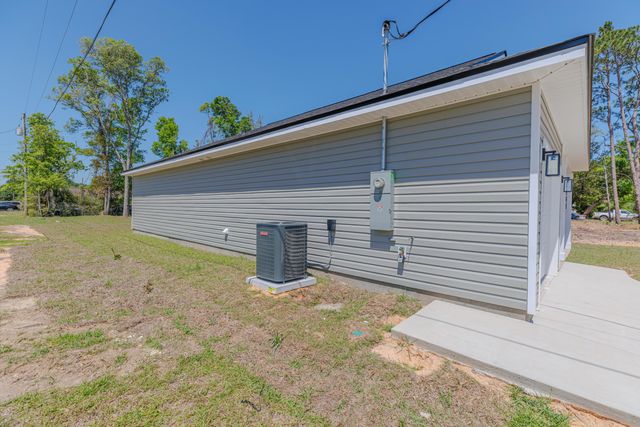 1001 BREMEN Avenue, Pensacola, FL 32507