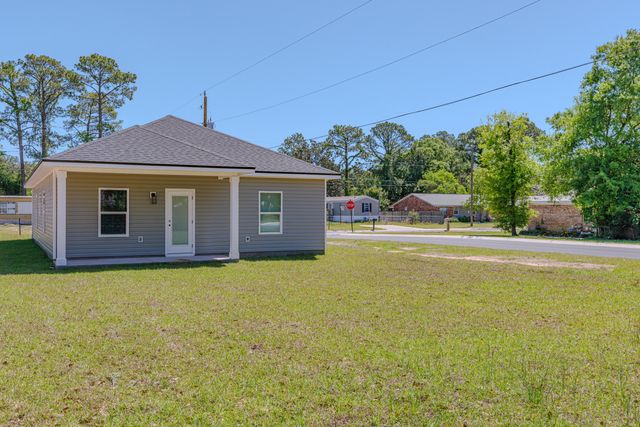 1001 BREMEN Avenue, Pensacola, FL 32507