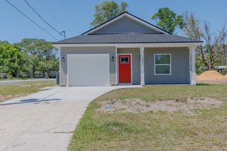 1001 BREMEN Avenue, Pensacola, FL 32507