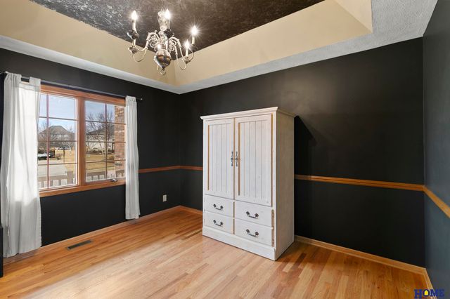 7915 Nob Hill Road, Lincoln, NE 68516