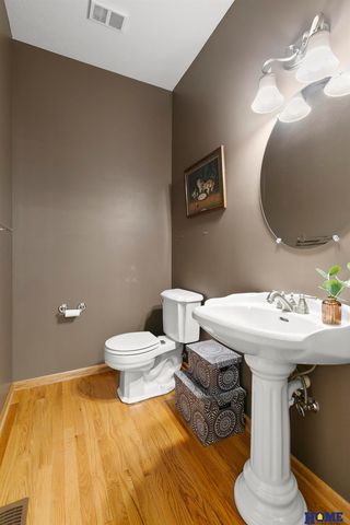 7915 Nob Hill Road, Lincoln, NE 68516