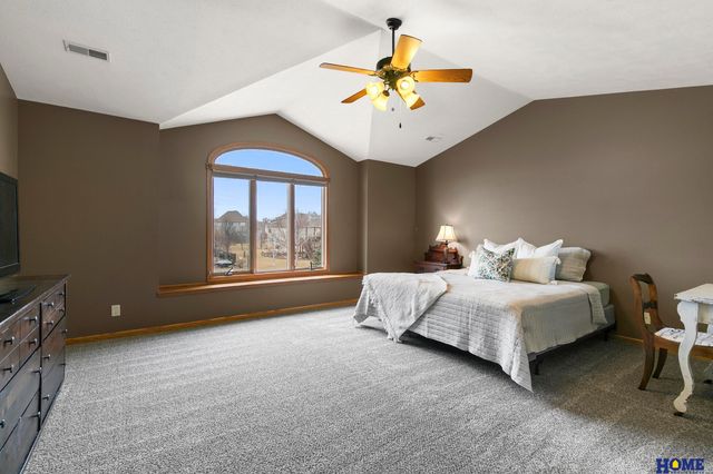 7915 Nob Hill Road, Lincoln, NE 68516