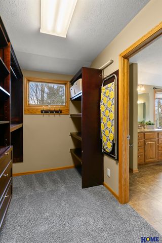 7915 Nob Hill Road, Lincoln, NE 68516