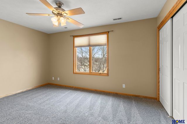 7915 Nob Hill Road, Lincoln, NE 68516