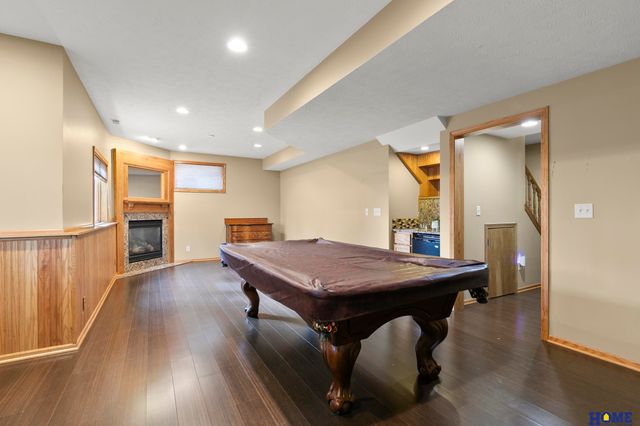 7915 Nob Hill Road, Lincoln, NE 68516