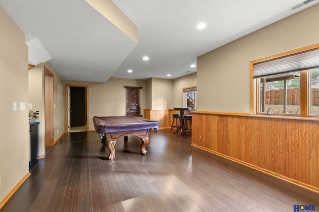 7915 Nob Hill Road, Lincoln, NE 68516