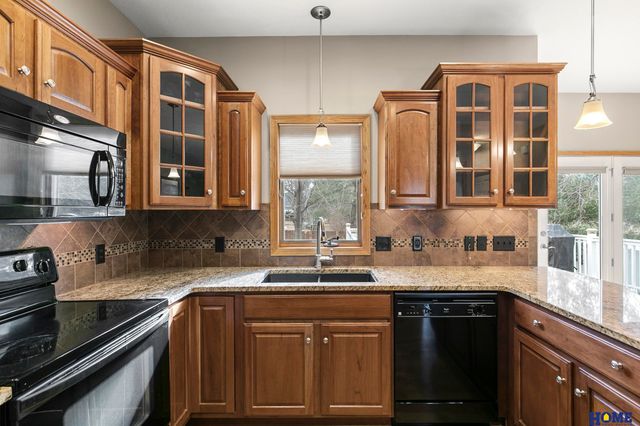 7915 Nob Hill Road, Lincoln, NE 68516