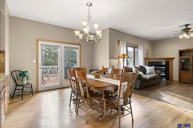 7915 Nob Hill Road, Lincoln, NE 68516