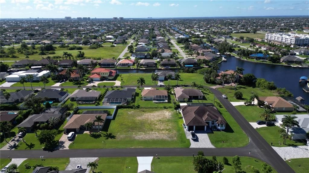 1910 SW 40th ST, CAPE CORAL, FL 33914 — exterior