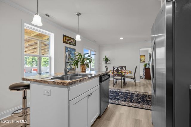 164 Old River Road, Beaufort, NC 28516