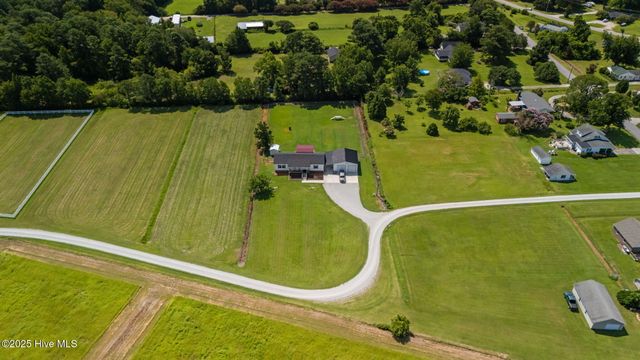 164 Old River Road, Beaufort, NC 28516